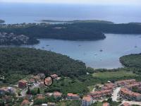 APARTMAN 44m2 SA VELIKIM DVORIŠTEM